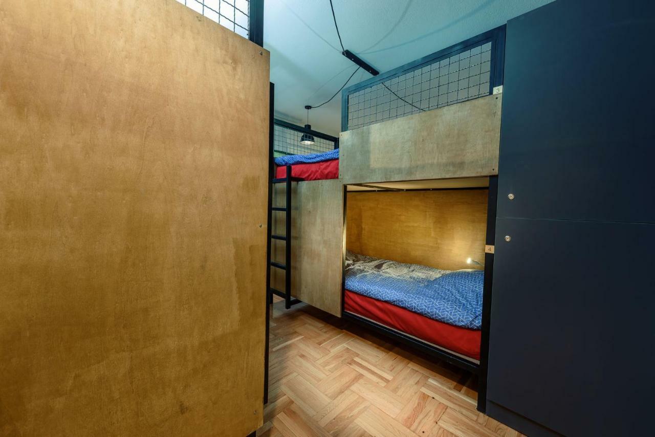 Town Hostel Peje Extérieur photo
